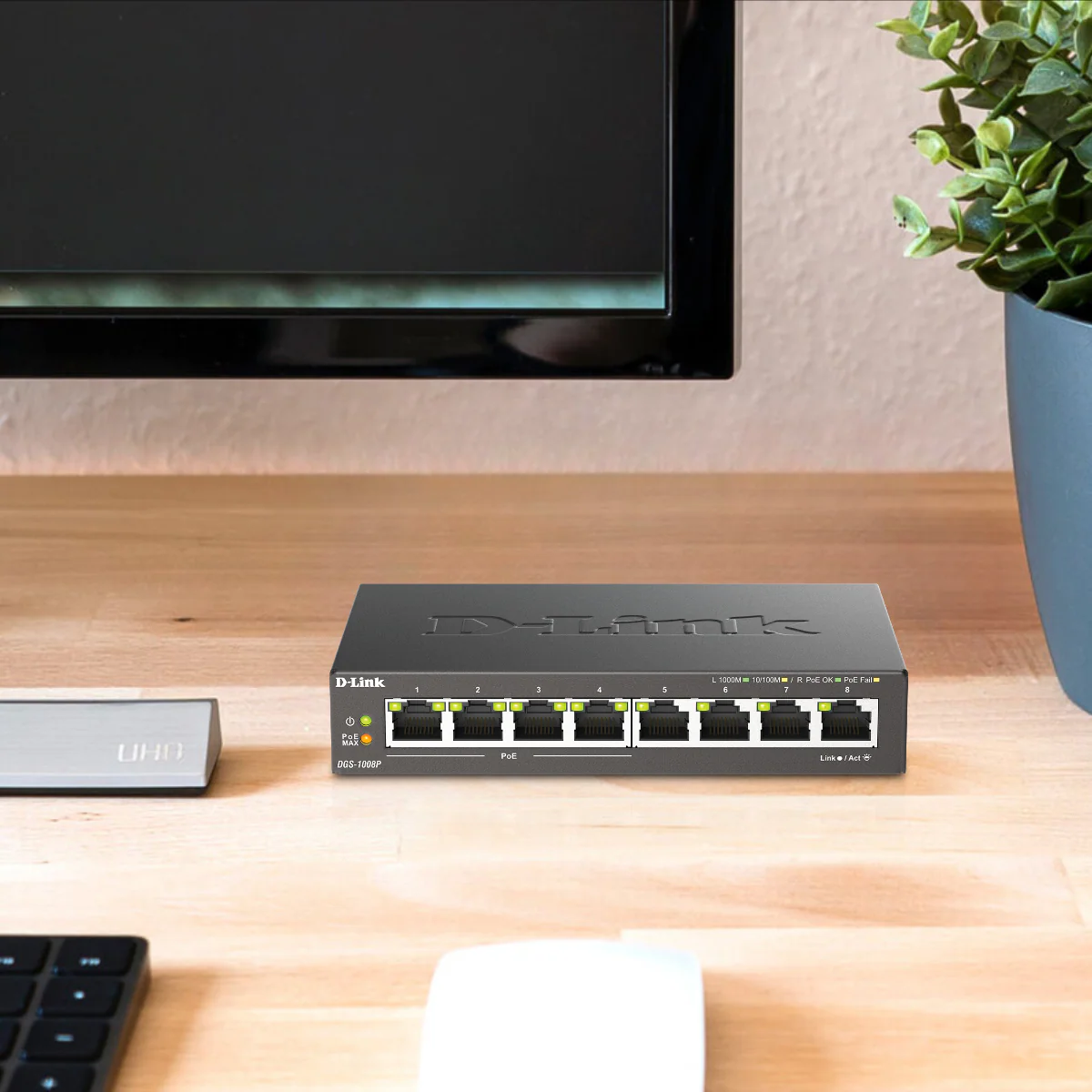 D-Link 8-Port Gigabit PoE+ Unmanaged/Plug and Play Switch (DGS-1008P) 4 PoE+ Ports (60W Total PoE Budget) | Fanless | Metal Compact Desktop - Image 6